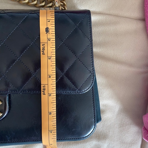 Like New CHANEL purse - Picture 8 of 10